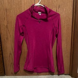 Women’s Under Armour Lightweight 1/4 zip.